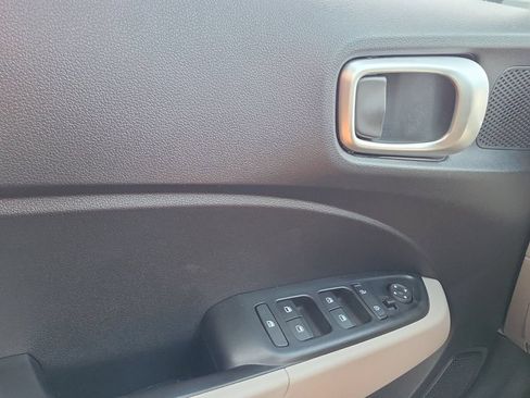 Certified 2024 Hyundai Venue SEL FWD image 20