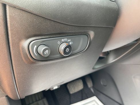 Used 2022 Chevrolet Equinox RS w/ LPO, Floor Liner Package image 25