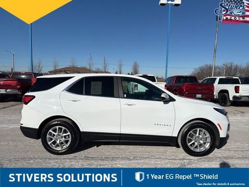 Used 2023 Chevrolet Equinox LT w/ Driver Convenience Package image 4