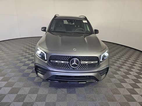 Used 2023 Mercedes-Benz GLB 250 image 2