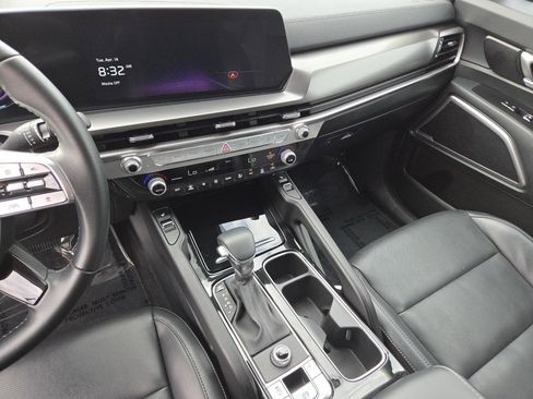 Used 2025 Kia Telluride S FWD image 28