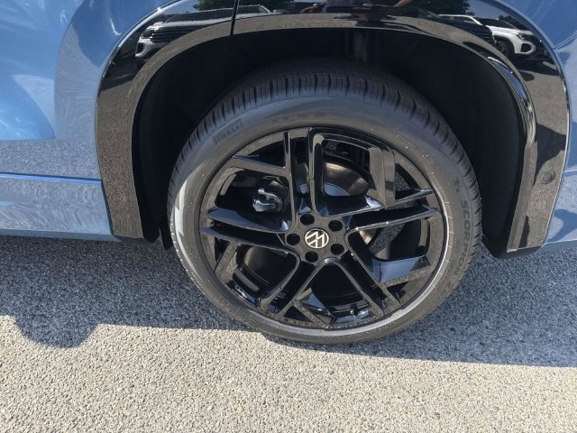 New 2026 Volkswagen Tiguan SE R-Line FWD image 6