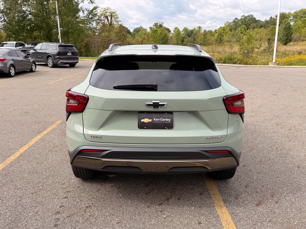 Used 2025 Chevrolet Trax ACTIV w/ Sunroof Package FWD image 7