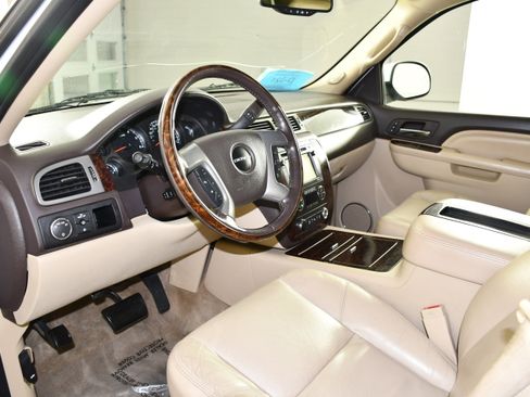 Used 2012 GMC Yukon Denali AWD/4WD image 2