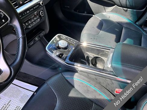 Used 2022 Kia Niro EX Premium w/ Cold Weather Package FWD image 12