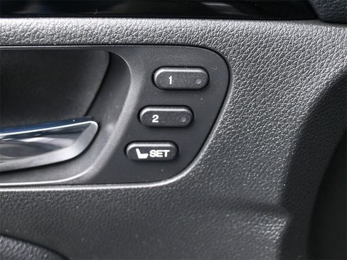 Used 2018 Honda Pilot Touring image 4