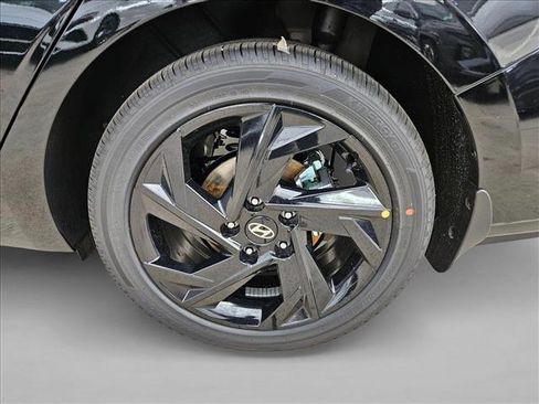 New 2026 Hyundai Elantra SEL Sport FWD image 10