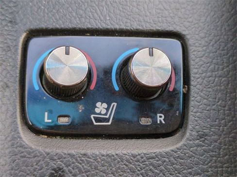 Used 2014 Toyota Avalon Limited image 23