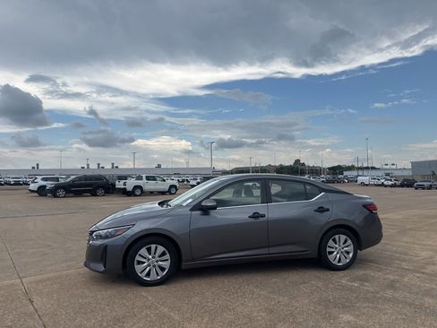 Certified 2024 Nissan Sentra S FWD image 12