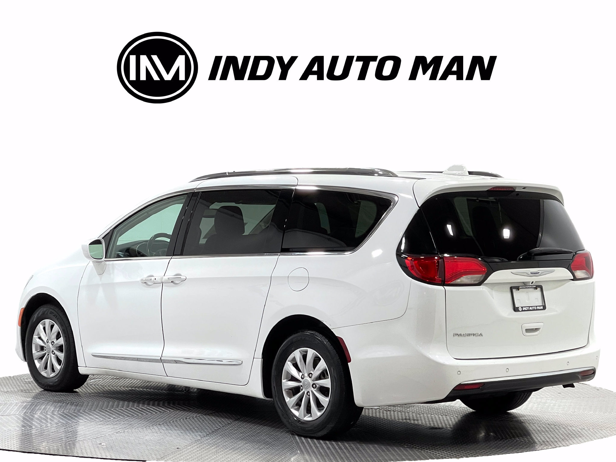 Used 2019 Chrysler Pacifica Touring-L FWD image 6