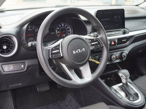 Used 2024 Kia Forte LXS w/ LXS Technology Package image 11