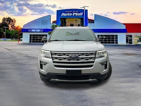 Used 2018 Ford Explorer XLT w/ Equipment Group 201A AWD/4WD image 9