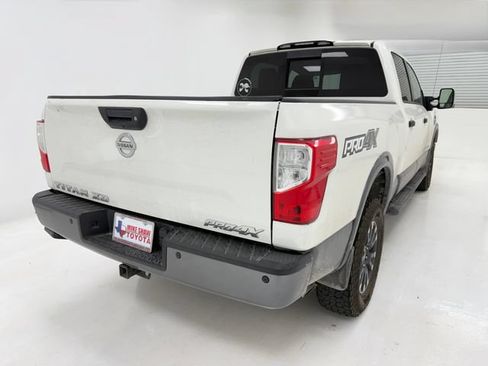 Used 2019 Nissan Titan PRO-4X w/ Pro-4x Convenience Package AWD/4WD image 20