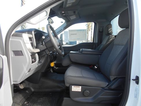Used 2024 Ford F550 4x4 Regular Cab Super Duty image 7