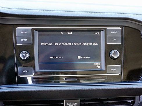 Used 2024 Volkswagen Jetta SE FWD image 24