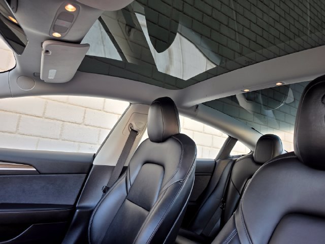 Used 2022 Tesla Model 3 Long Range AWD/4WD image 23
