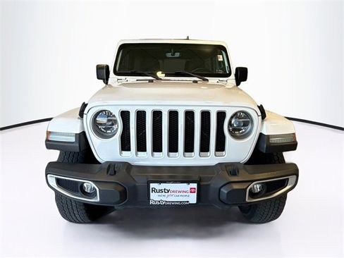 Used 2018 Jeep Wrangler Unlimited Sahara image 2