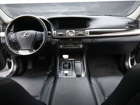Used 2013 Lexus LS 460 L w/ Ultra Luxury Pkg RWD image 14