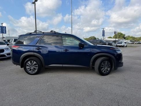 Used 2024 Nissan Pathfinder SV FWD image 5