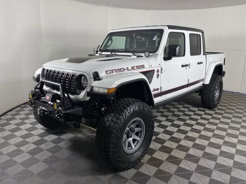 Used 2023 Jeep Gladiator Rubicon w/ Cold Weather Group AWD/4WD image 13
