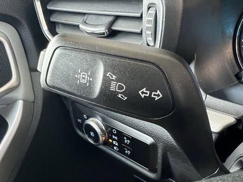 Used 2023 Ford Explorer XLT w/ Equipment Group 202A AWD/4WD image 42