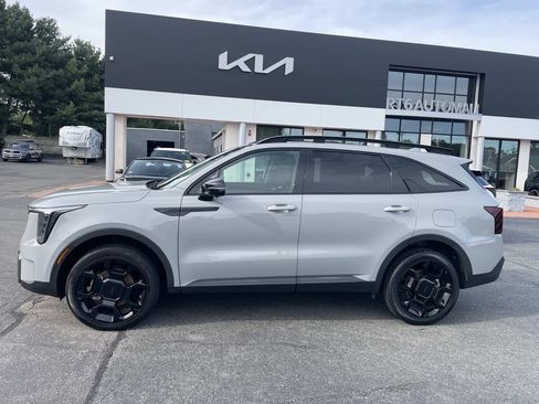 Used 2025 Kia Sorento SX AWD/4WD image 2