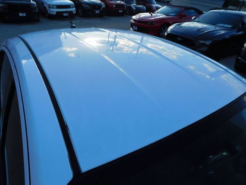 Used 2017 Nissan Versa SV image 40