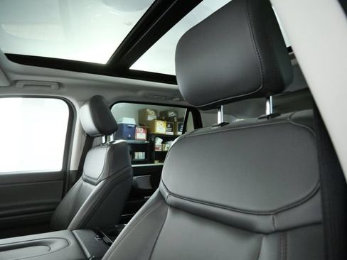 Certified 2025 Ford Expedition Active AWD/4WD image 18
