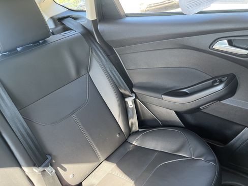 Used 2015 Ford Focus SE w/ Equipment Group 201A FWD image 23