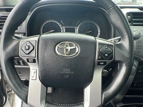 Used 2018 Toyota 4Runner SR5 Premium AWD/4WD image 23