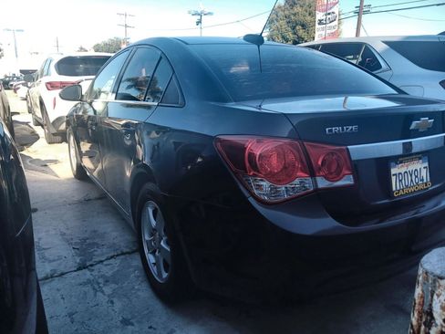 Used 2016 Chevrolet Cruze LT image 3