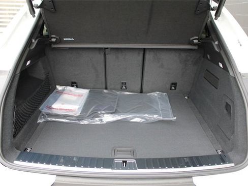 Used 2025 Porsche Cayenne Coupe image 23