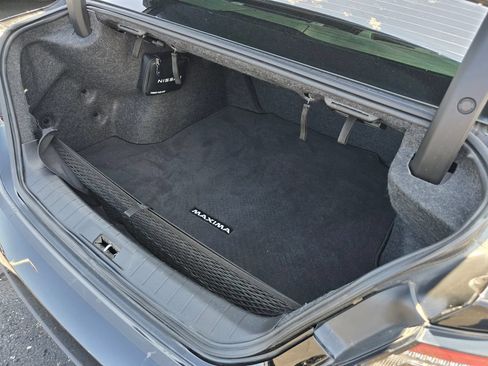 Used 2023 Nissan Maxima SR w/ Sport Mat Group FWD image 13