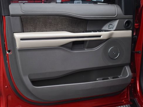 Used 2018 Ford Expedition Limited w/ Equipment Group 302A image 14