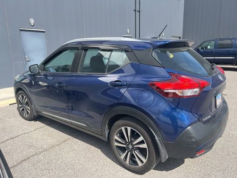 Used 2019 Nissan Kicks SR w/ SR Premium Package FWD image 2