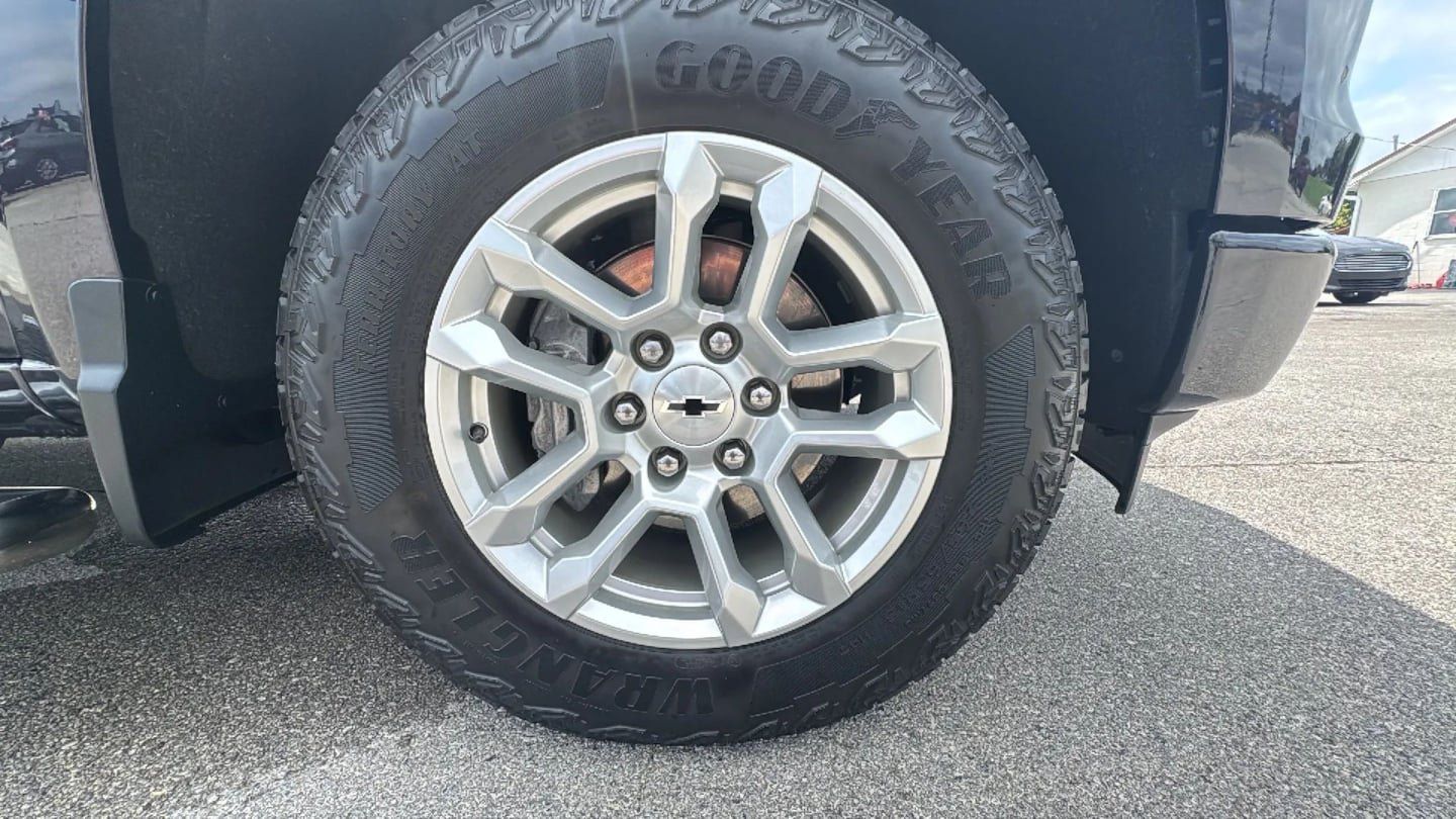 Used 2022 Chevrolet Silverado 1500 RST AWD/4WD image 32