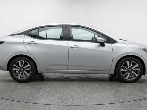 Used 2025 Nissan Versa SV FWD image 11