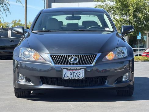 Used 2010 Lexus IS 350 w/ Preferred Accessory Package RWD image 10