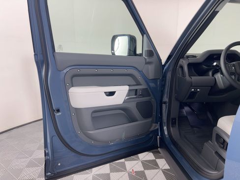 New 2026 Land Rover Defender 110 S image 4
