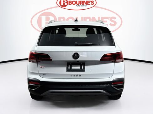 Used 2023 Volkswagen Taos SE w/ Panoramic Sunroof Package FWD image 10
