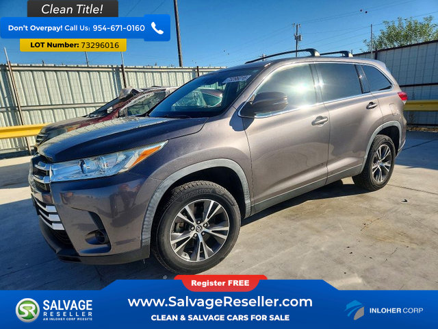Used 2019 Toyota Highlander LE FWD image 1