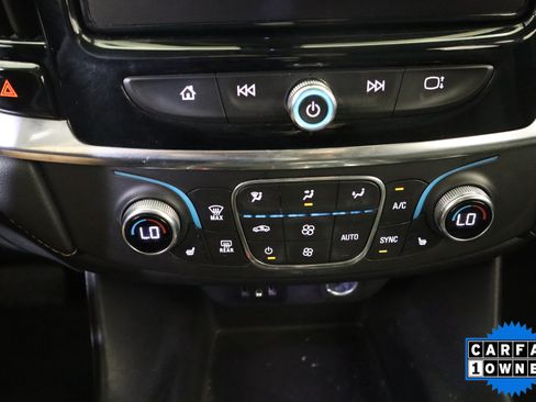 Used 2021 Chevrolet Traverse LT FWD image 26