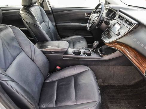 Used 2015 Toyota Avalon XLE image 16