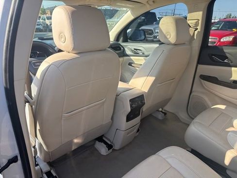 Used 2022 GMC Acadia Denali w/ Denali Ultimate Package FWD image 27