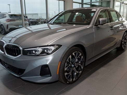 Used 2025 BMW 330i xDrive Sedan w/ Premium Package image 3