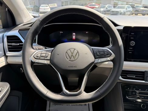 New 2026 Volkswagen Taos SE AWD/4WD image 32