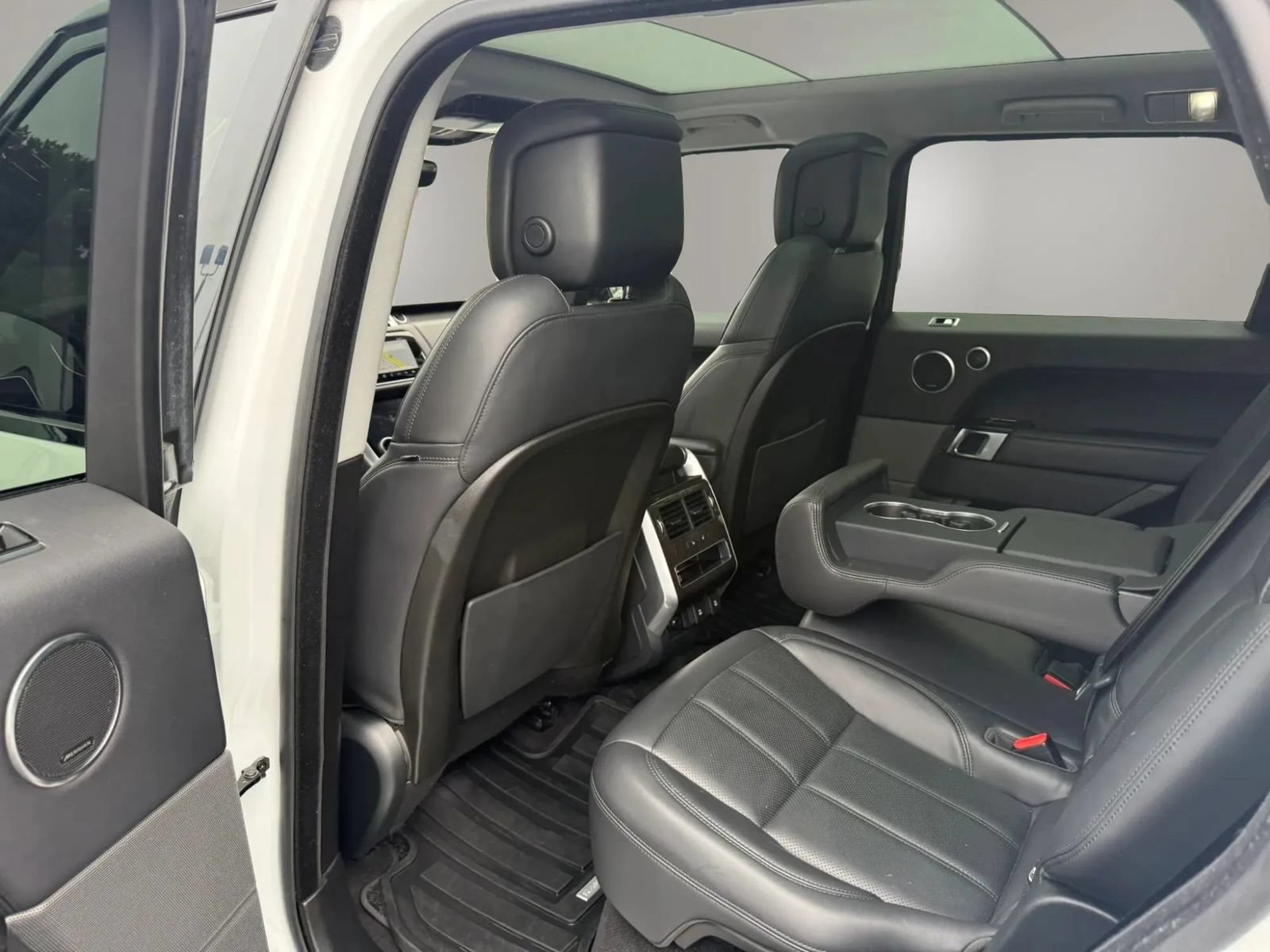 Used 2019 Land Rover Range Rover Sport HSE AWD/4WD image 37