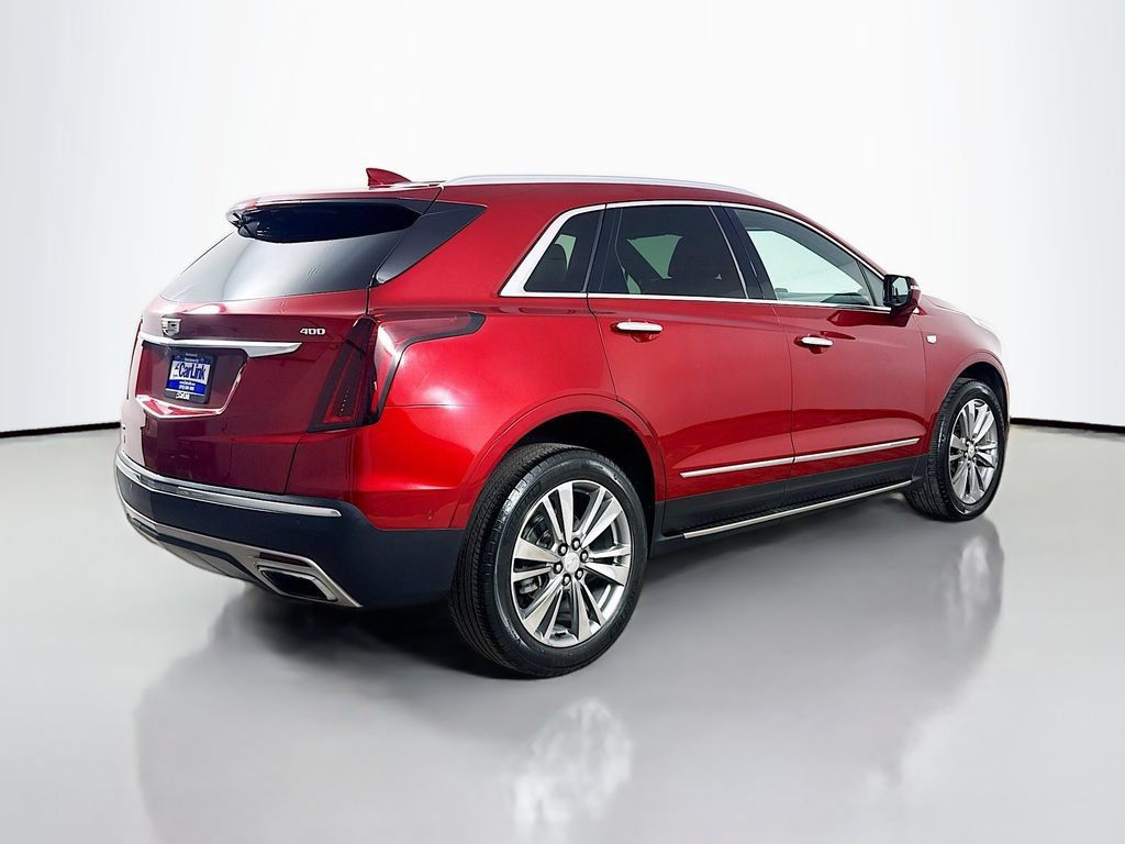 Used 2022 Cadillac XT5 Premium Luxury w/ Technology Package AWD/4WD image 8