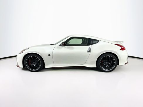 Used 2016 Nissan 370Z NISMO RWD image 4