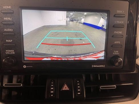 Used 2021 Toyota RAV4 XLE Premium image 27